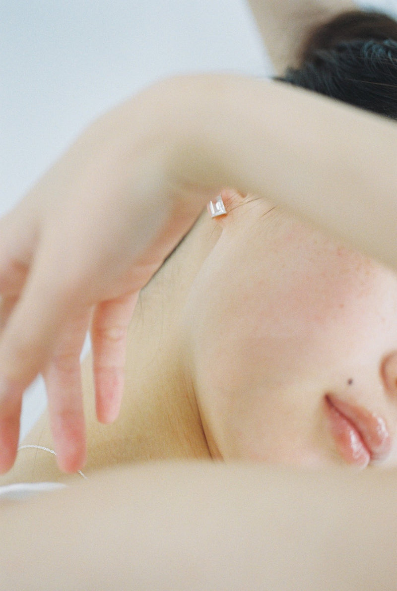 Gleam silver (piercing)