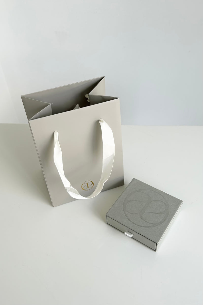Signature gift kit