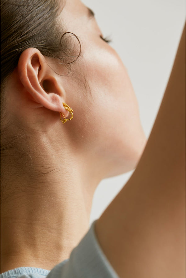 Demi gold (earring)