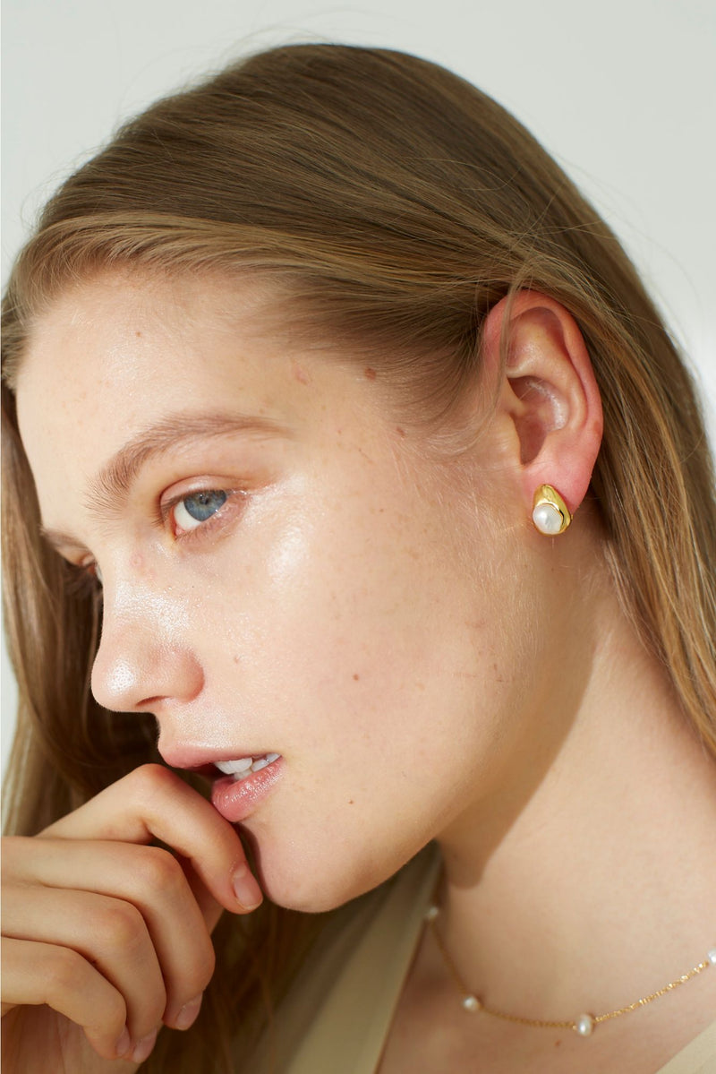 Anna (earring)